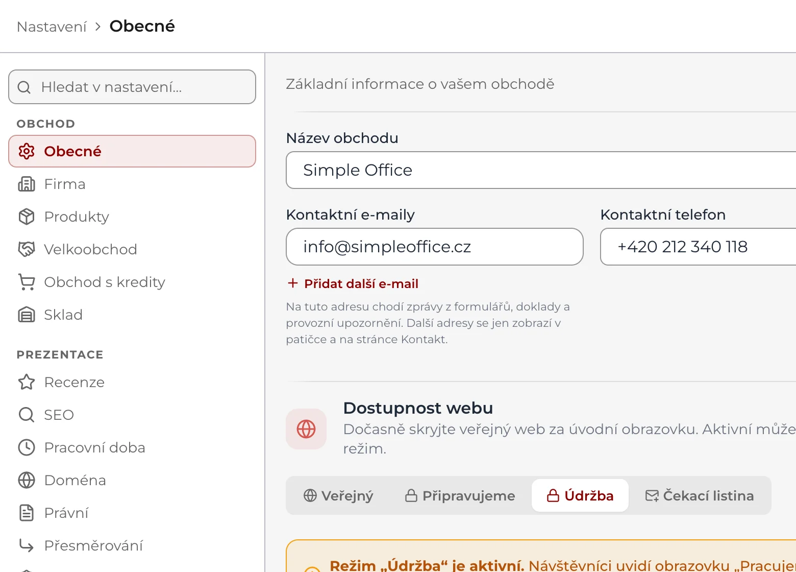 Nastavení přes celou obrazovku: nahoře drobečková navigace, vlevo pole Hledat v nastavení… a oddíly ve skupinách Obchod a Prezentace, vedle panel otevřeného oddílu Obecné.